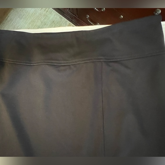 WORTHINGTON A LINE BLACK SKIRT WITH FRONT SIDE SLIT. SIZE XL - Picture 5 of 10